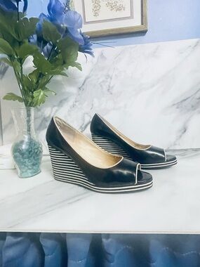 Michael Kors Wedge Heels Dark Navy Blue/Black Patent Leather Shoes Striped SZ 10
